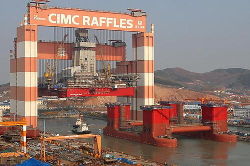 挪威首相在滬變身 賣魚郎 ,把中國船和電動車帶回北歐